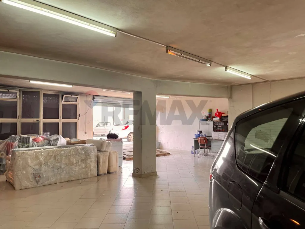 Garage - Garage/Storage in Mineo with Multiple Entrances