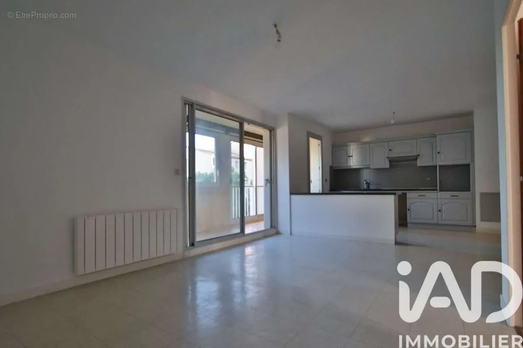 Kitchen - Bright 2-Bedroom Apartment with Balcony in Narbonne