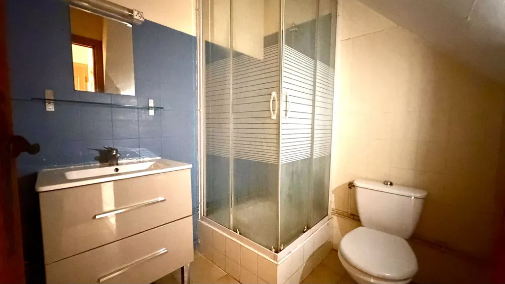 Salles de bain - Appartement 3 Pièces avec Vue sur Place à Lus-la-Croix-Haute
