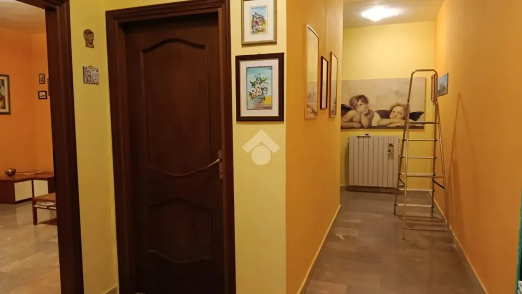 Esik - Three-bedroom Apartment with Balcony in Alatri