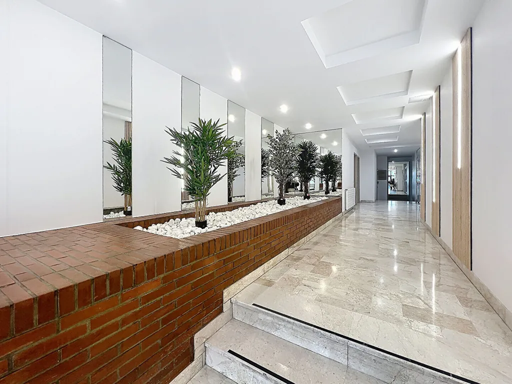 Entrée - Appartement Loft avec Parking à Suresnes