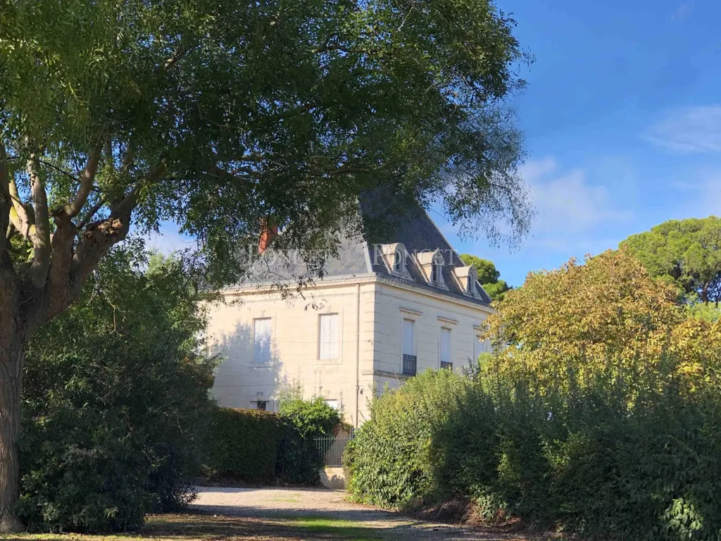 Välivaade - Vineyard Estate with Pool near Agde