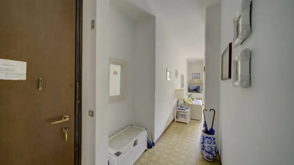 Esik - Spacious Duplex with Pools in Rapallo