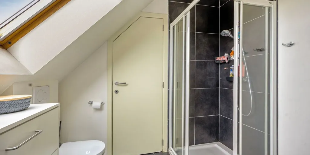 Vannitoad - Modern Semi-Open House with Garden in Borchtlombeek