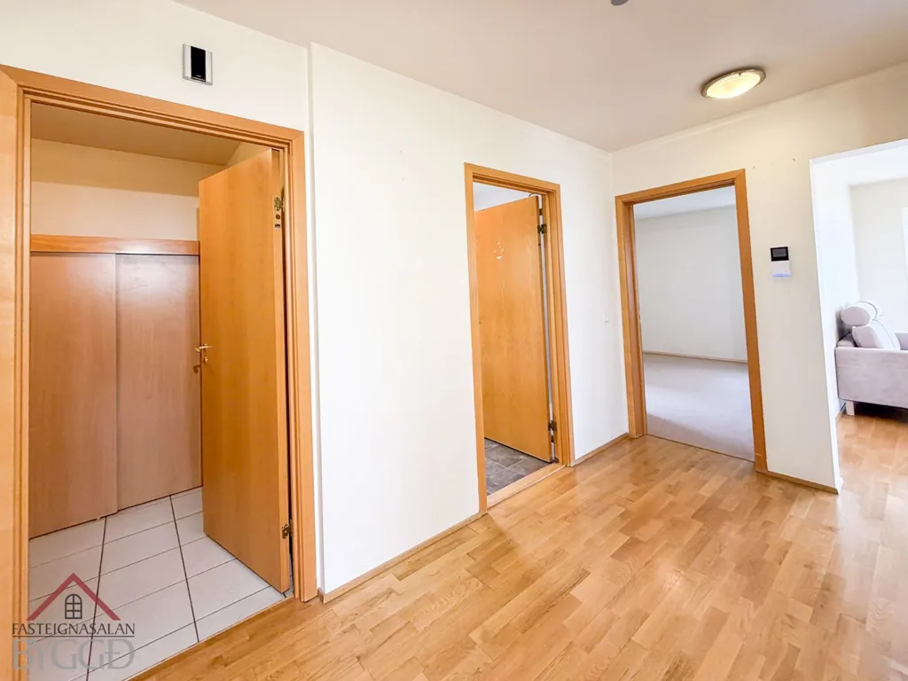 Entrée - Apartment with West Balcony in Reykjavik
