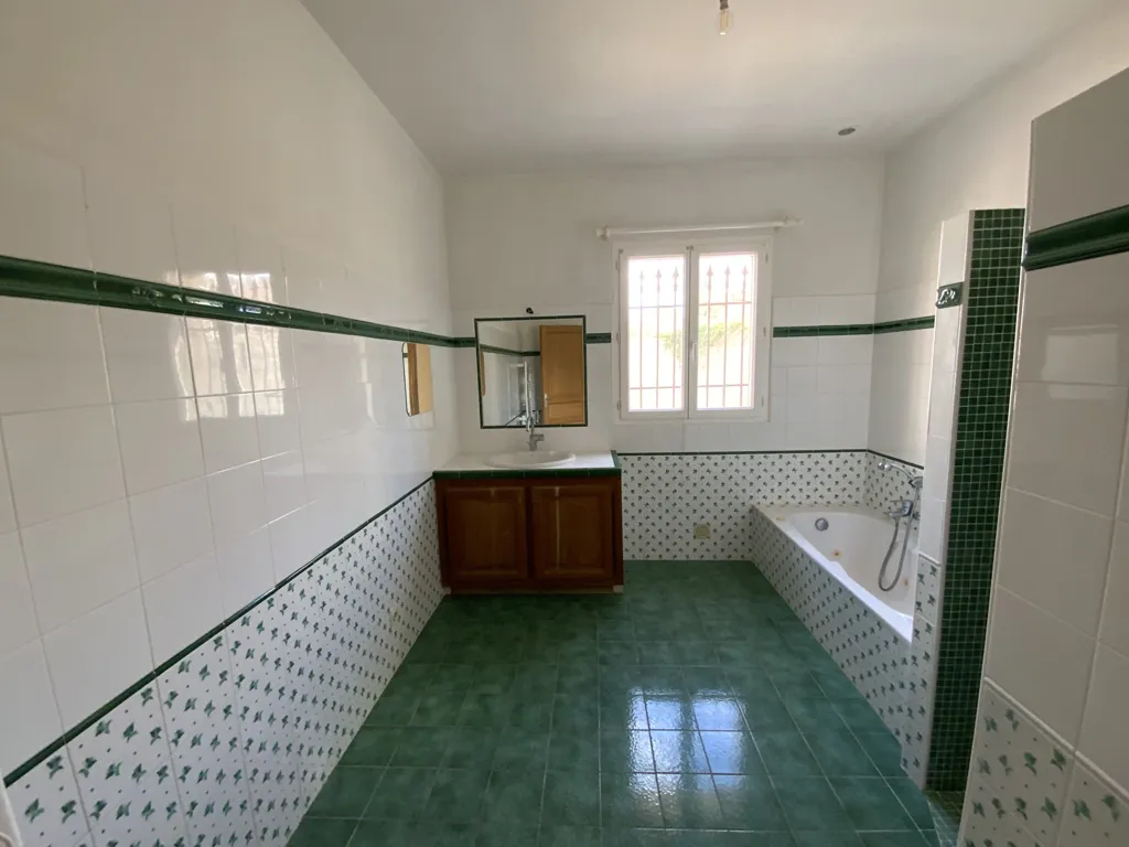 Salles de bain - Villa avec Piscine et Terrasse à 20 min d'Uzès