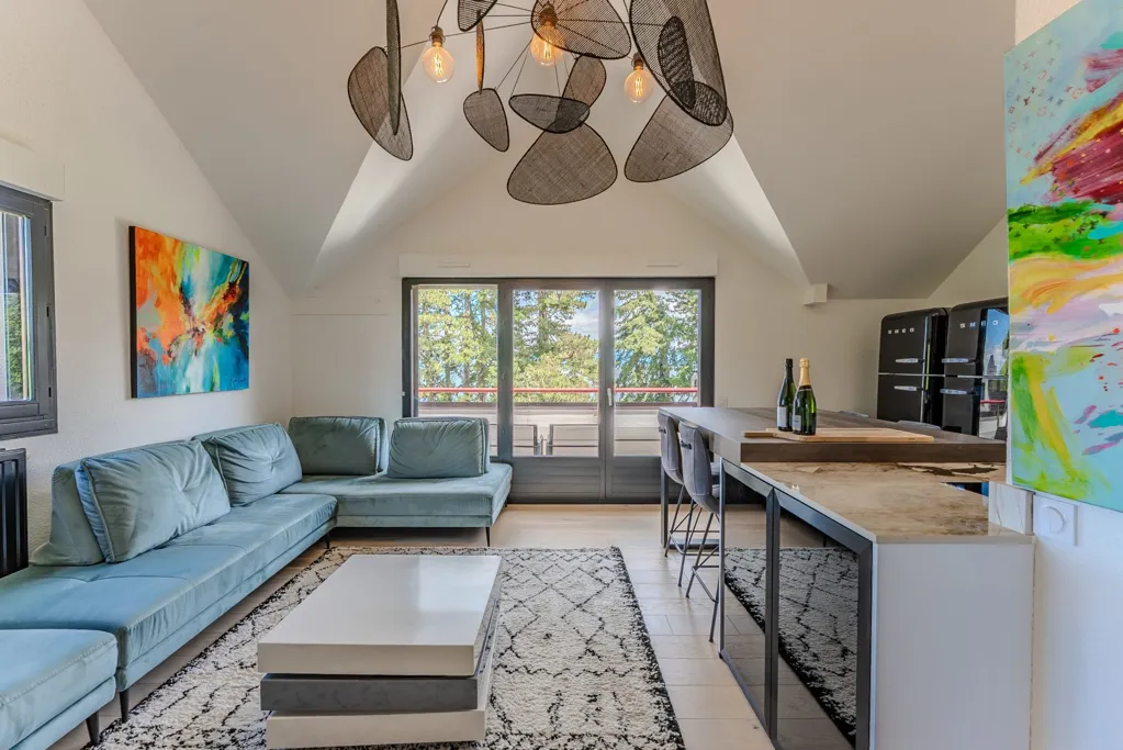 Elutuba - Luxury Lakefront Apartment in Publier