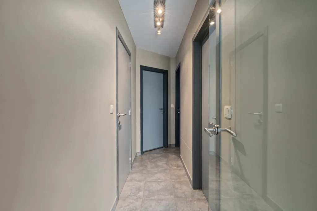 hallway_entrance
