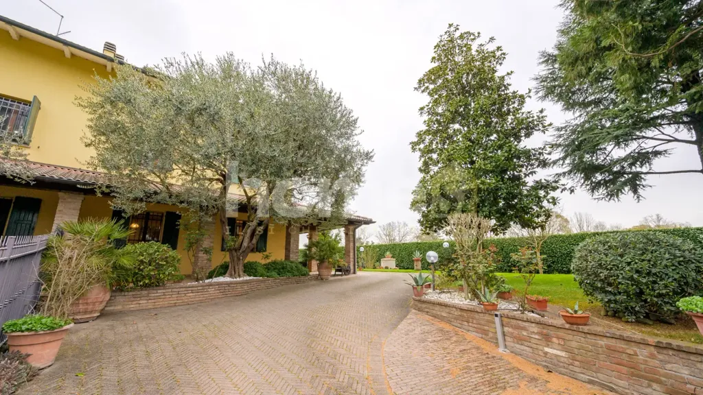 Välivaade - Luxury Villa with Garden in Modena