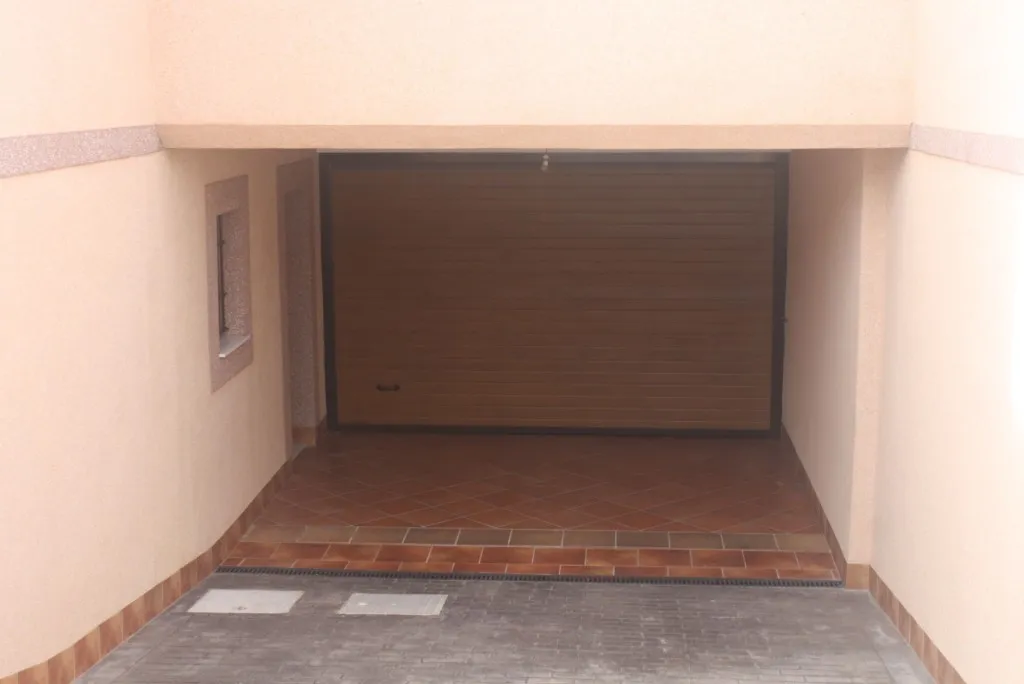 Garage - Pareado with Private Pool in Torrevieja