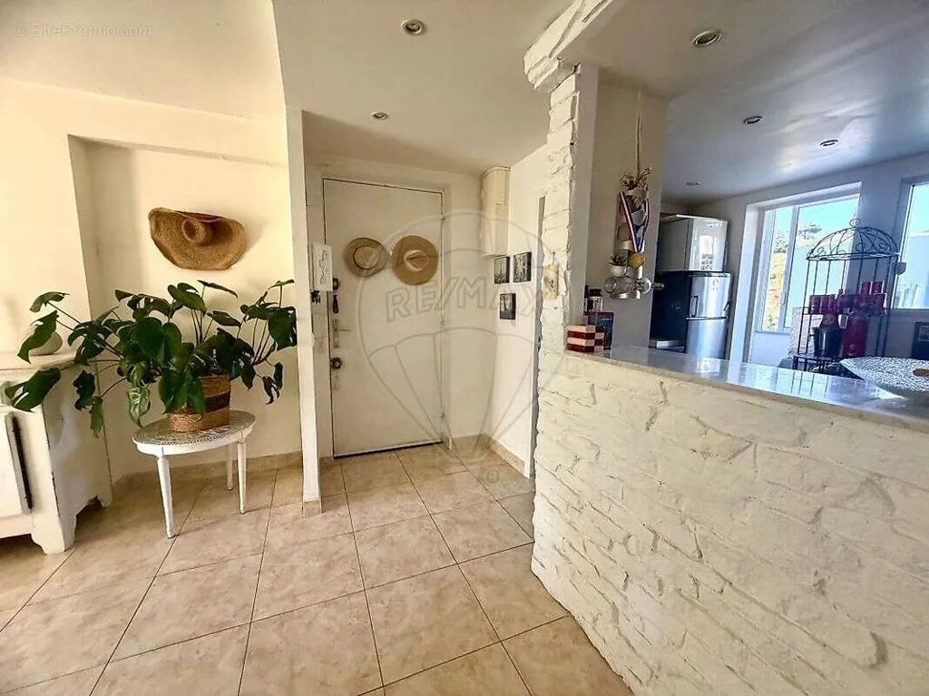 Ingresso - Traversant 2-Bed Apartment with Balcony in Nice West