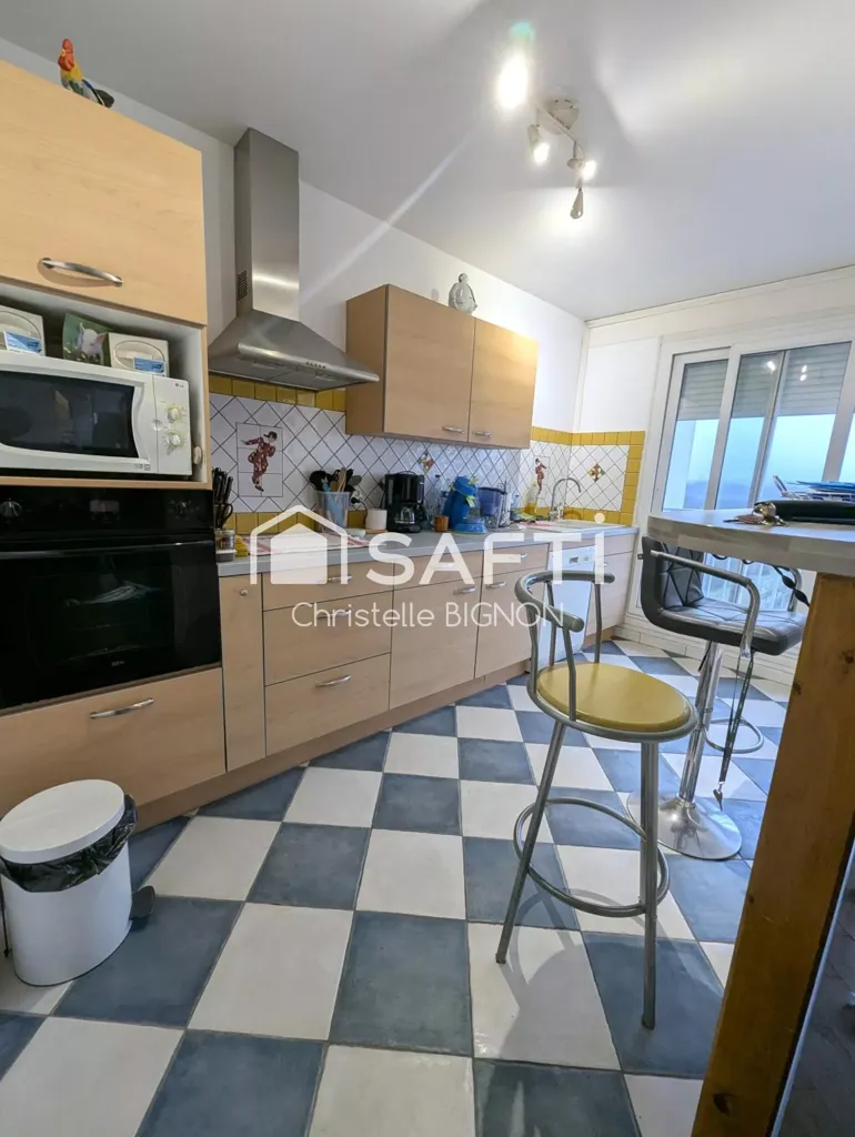 Köök - Apartment with Balcony in Montataire