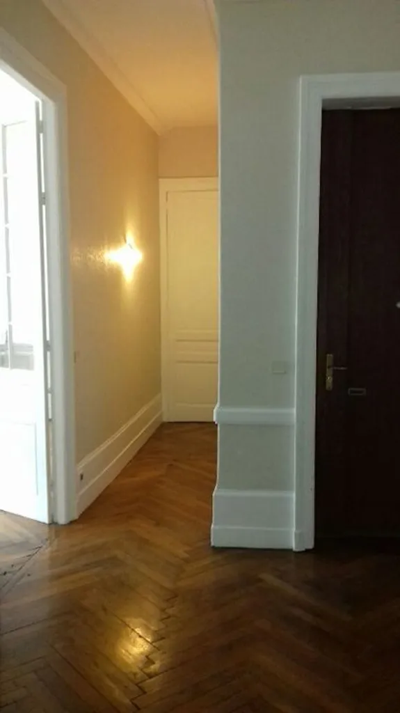 Entrée - Appartement 4 Pièces avec Cave à Lyon 6ème