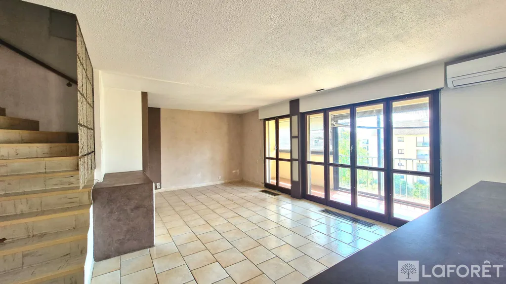 Séjour - Appartement Duplex avec Terrasse à Fréjus