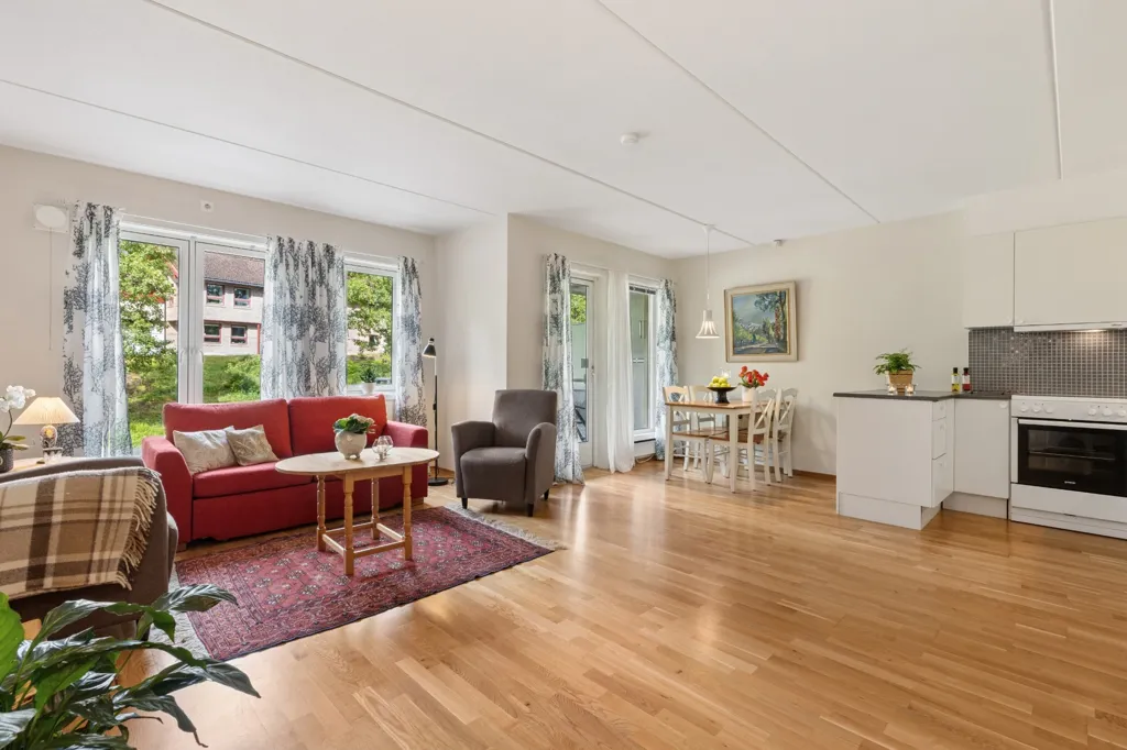 Elutuba - 3-Bedroom Apartment with Balcony in Hagan