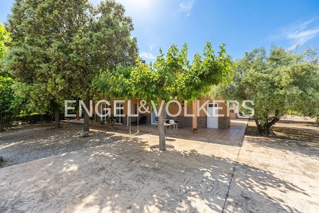 Välivaade - Equestrian Estate with Pool in Enguera