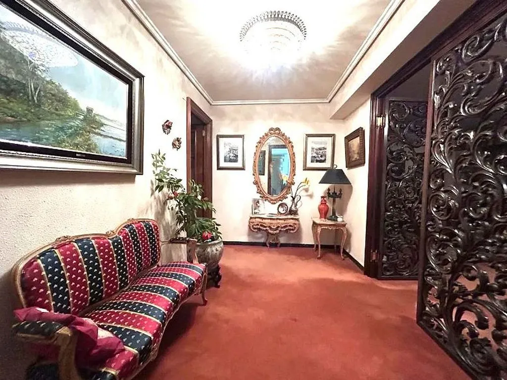 hallway_entrance