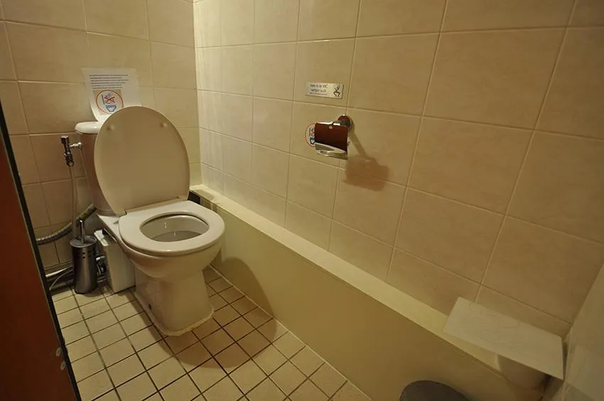 Salles de bain - Furnished Apartment with Balcony in Rotterdam