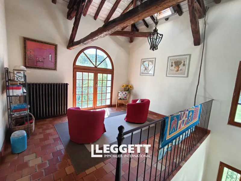 Elutuba - Characterful Farmhouse with 16 Hectares in Ariège