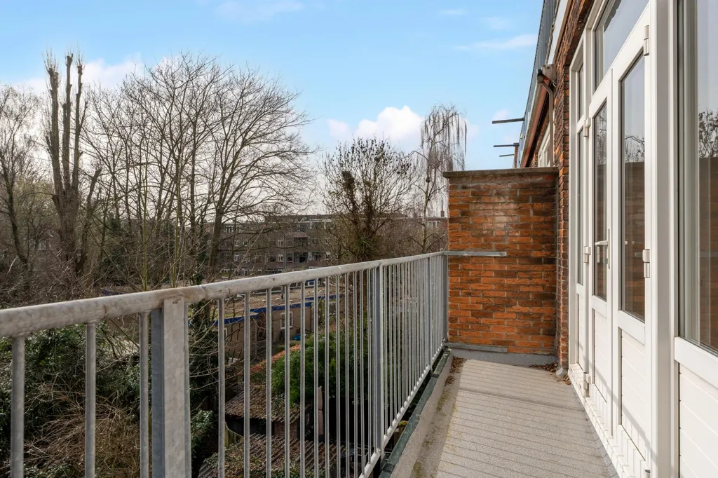 Balcon - Light Double-Storey Flat with Balcony in Rotterdam-Noord