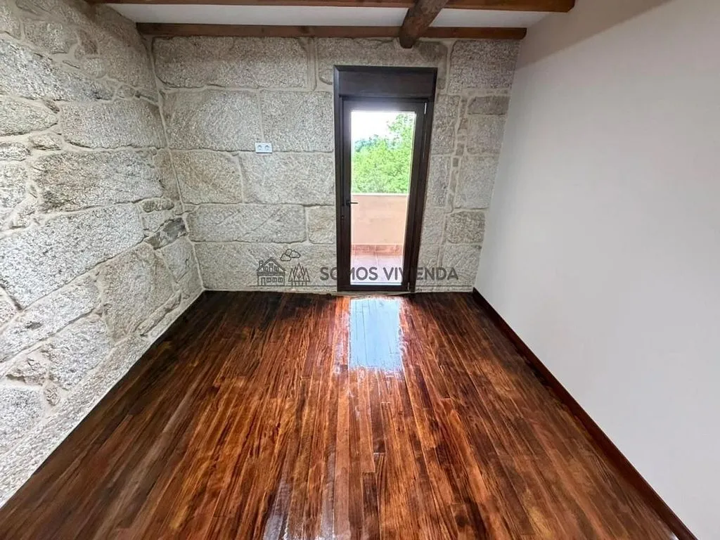Pièces - Reformed Stone Chalet with Garden in Punxín