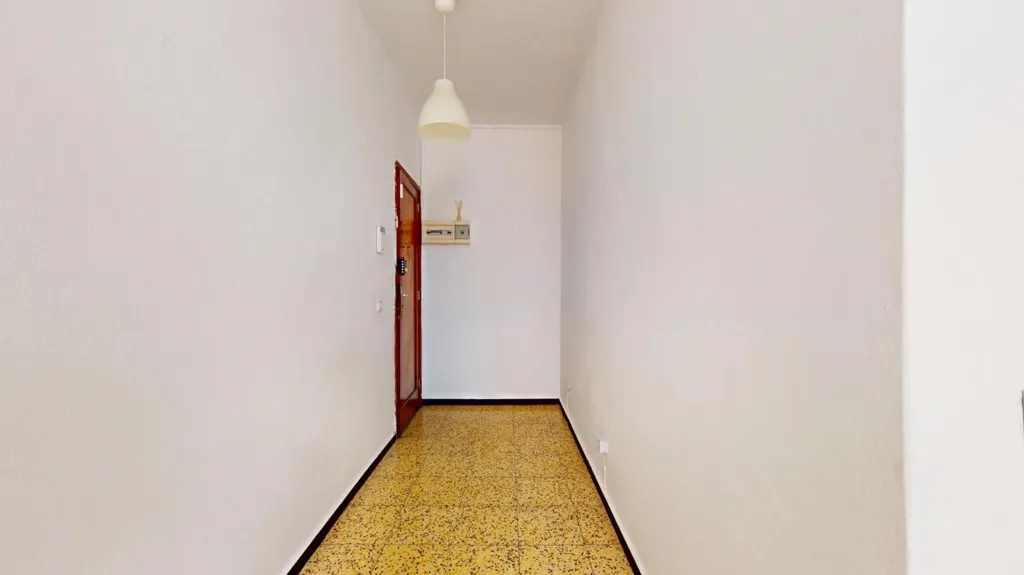 Flur - 3-Bedroom Flat with Rooftop Utility in La Paterna