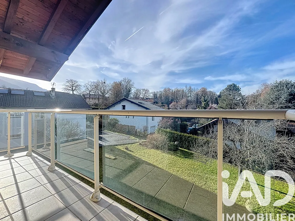 Balcon - Villa avec Vue Montagnes et Terrain Arboré à proximité du Village