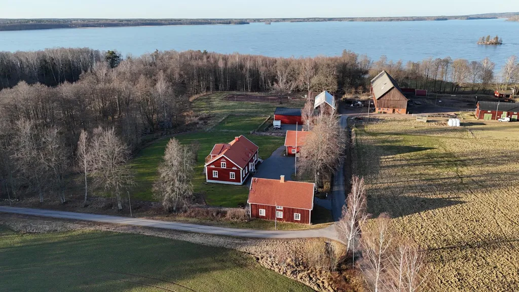 Õhuvaade - Renovated Rectory with Lake View in Ransberg