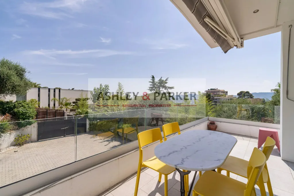 Terraza - Contemporary Villa with Sea View in Le Cannet