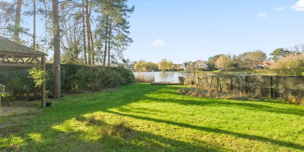 Giardino - Architectural House with Water View in Keerbergen