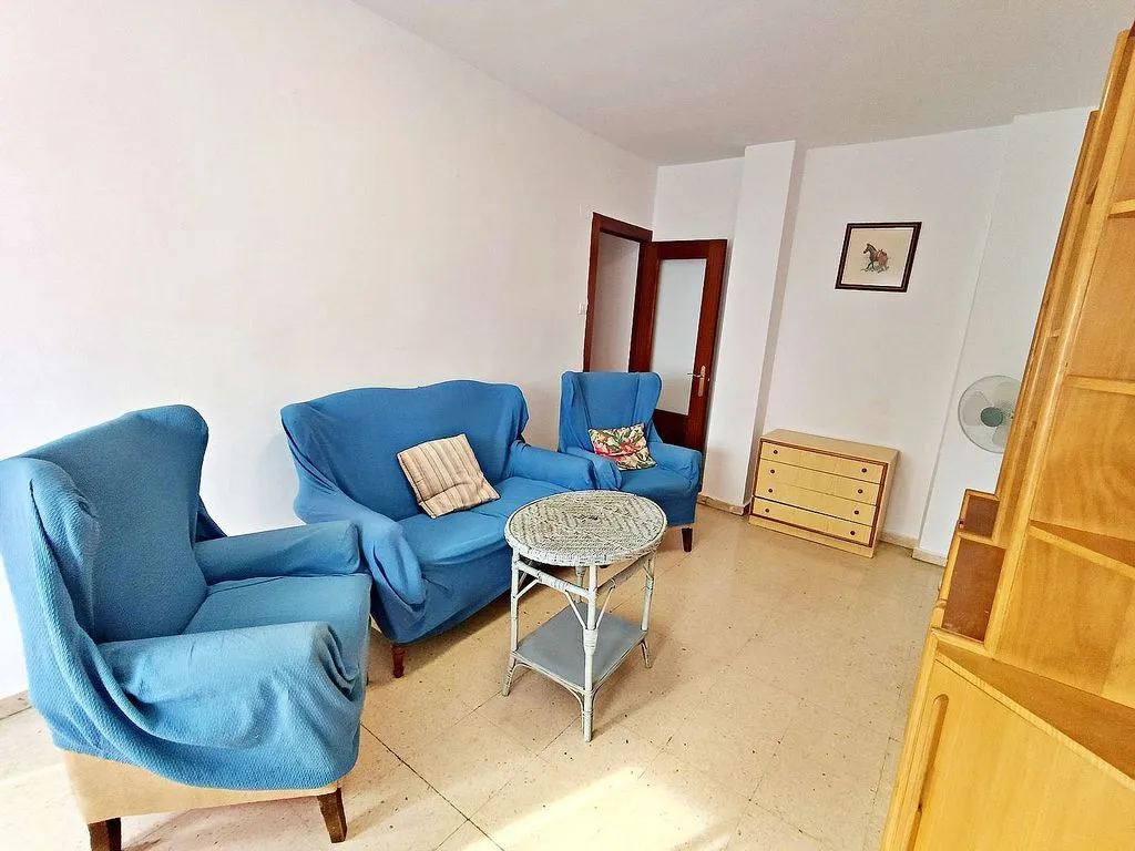 Soggiorno - Student Flat with Balcony in Central Location