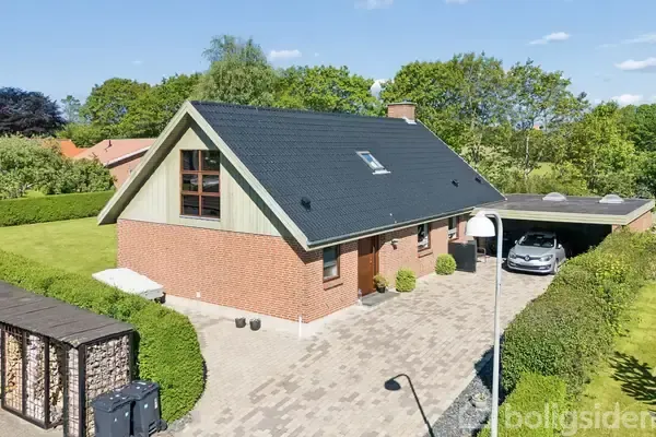 Õhuvaade - Well-Maintained Villa with View in Skibbild