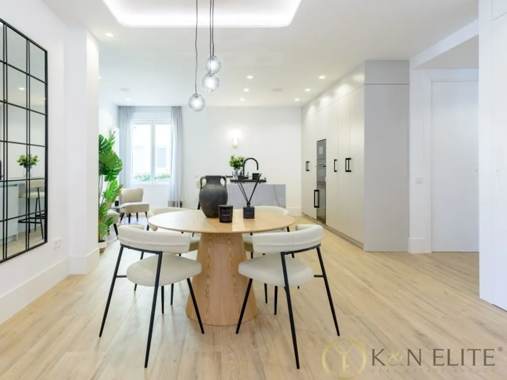 Salle à manger - Luxury Flat with Home Automation in Almagro, Madrid