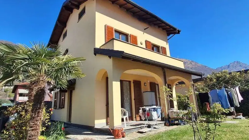 Extérieur - Villa with Private Garden in Porlezza