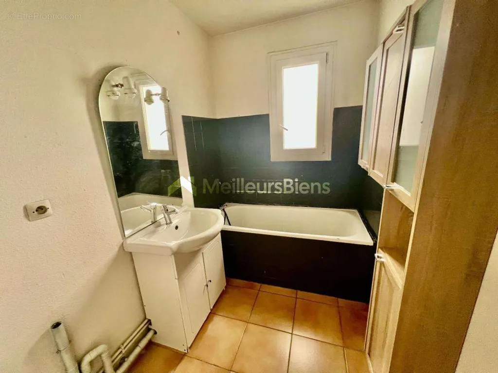 Vannitoad - Perpignan T3 with Balcony and View