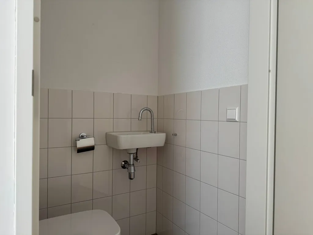Salles de bain - Modern 3-Bedroom Apartment with Amersfoort View