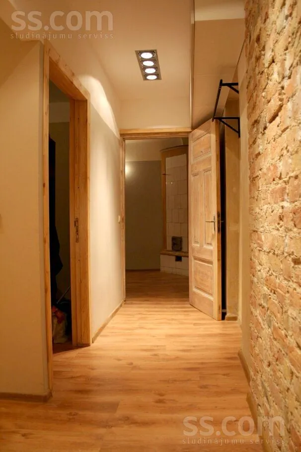 Entrée - 2-Bedroom Apartment with Sunny Views in Riga Centre