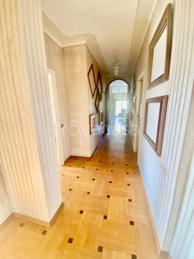 hallway_entrance