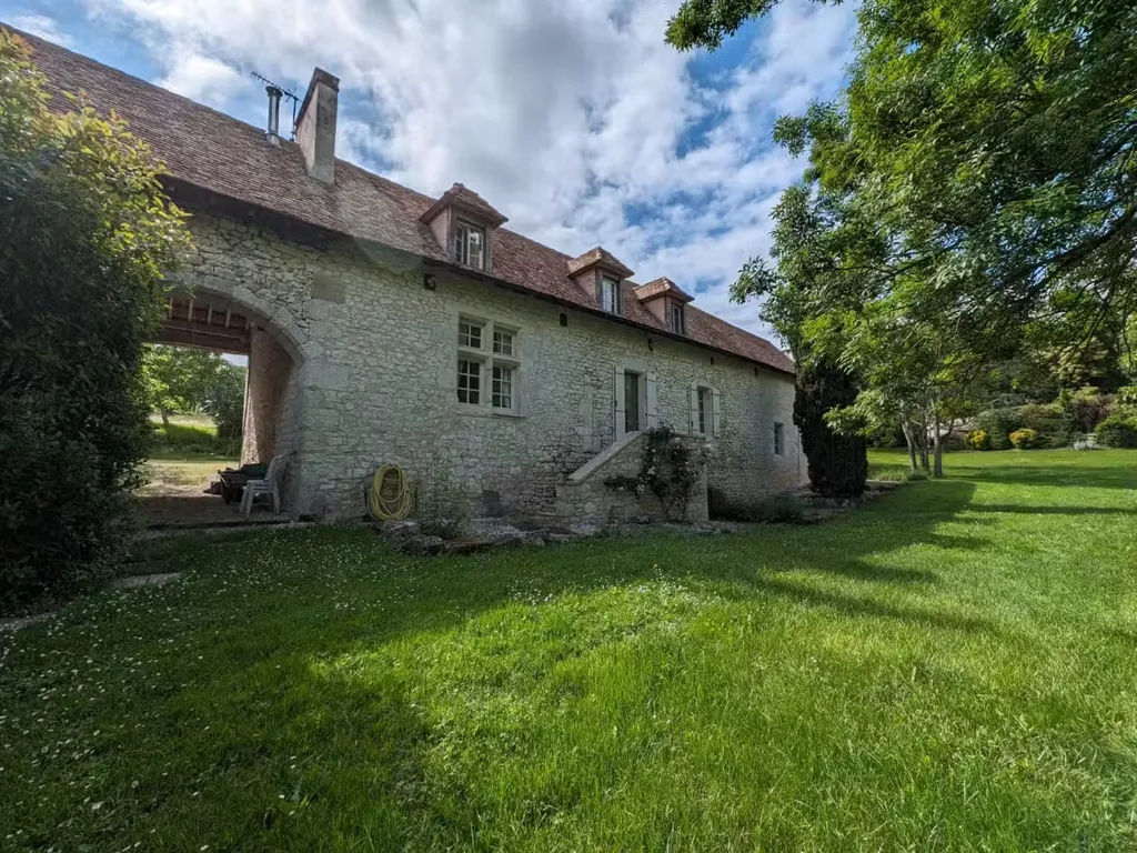 Jardin - Maison Rénovée du 17ème Siècle avec Piscine à Castillonnès