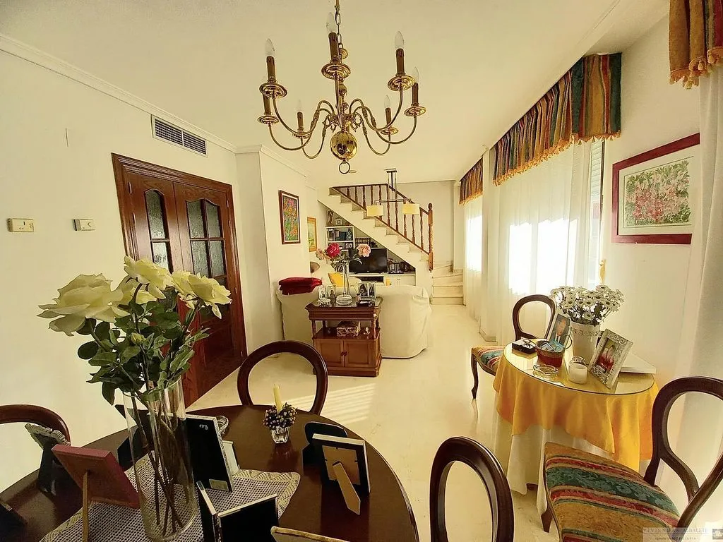 Sala da pranzo - Duplex Penthouse with Large Terrace in City Centre