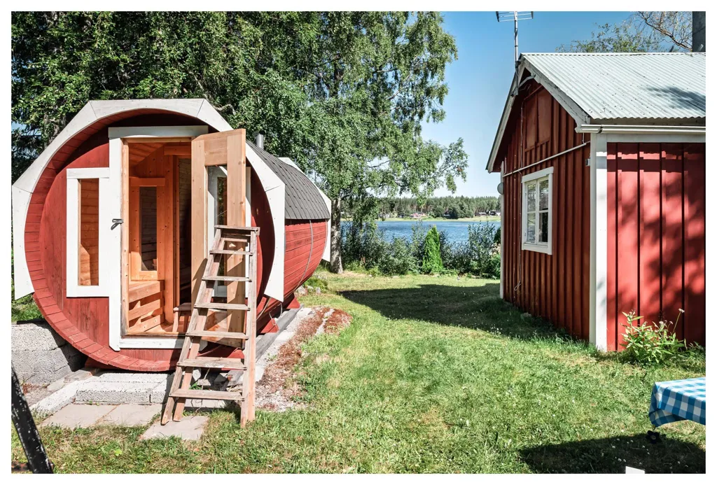 Jardin - Cottage with Waterfront in Stöcke