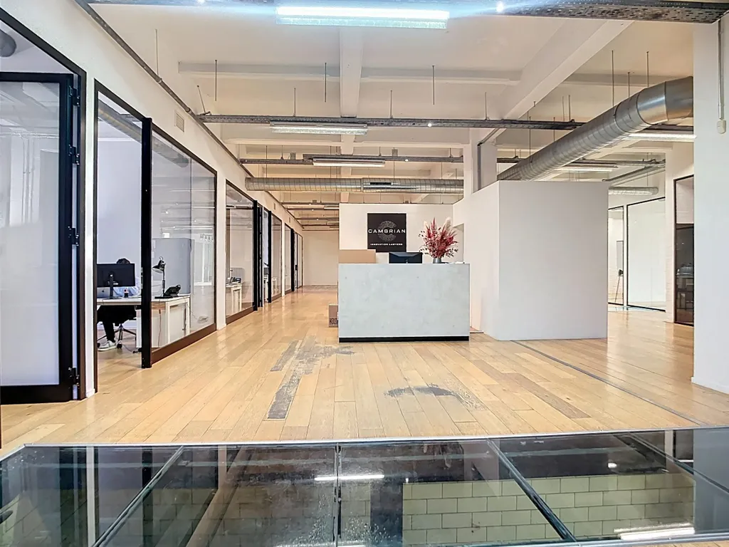 Bureau - Kantoor Iconique en Loft-Stijl à Antwerpen-Berchem