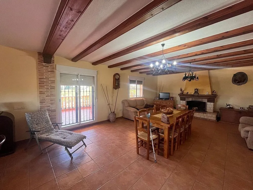 Söögituba - Rustic House with Pool in Daya Nueva