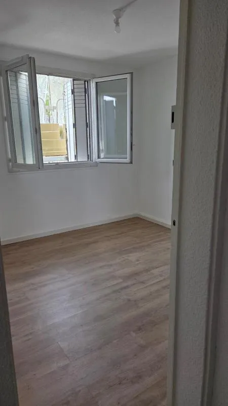 Pièces - Appartement T3 avec Balcon à Avignon