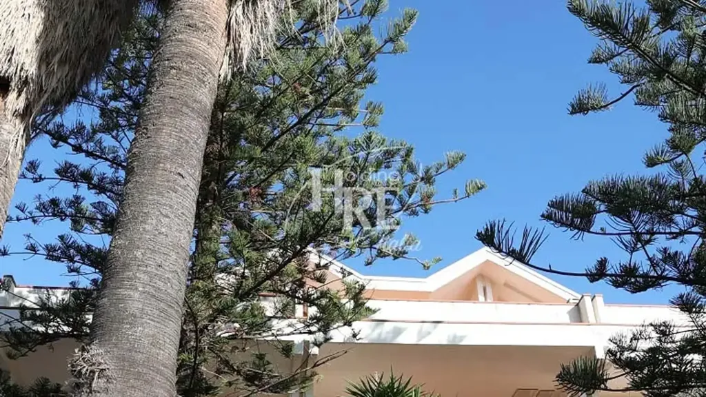 Extérieur - Architectural Villa with Central Staircase in Amantea