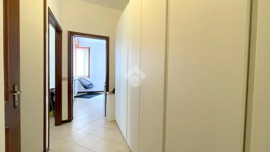 Esik - 3-Bedroom Apartment with Balcony in Cornaredo