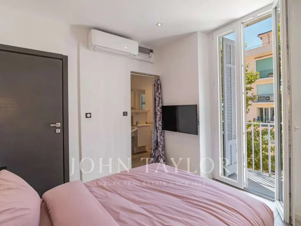 Chambres - Appartement avec Vue Mer dans le Vieux Port de Cannes