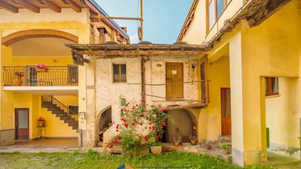 Aed - Rustic House in Central Boves