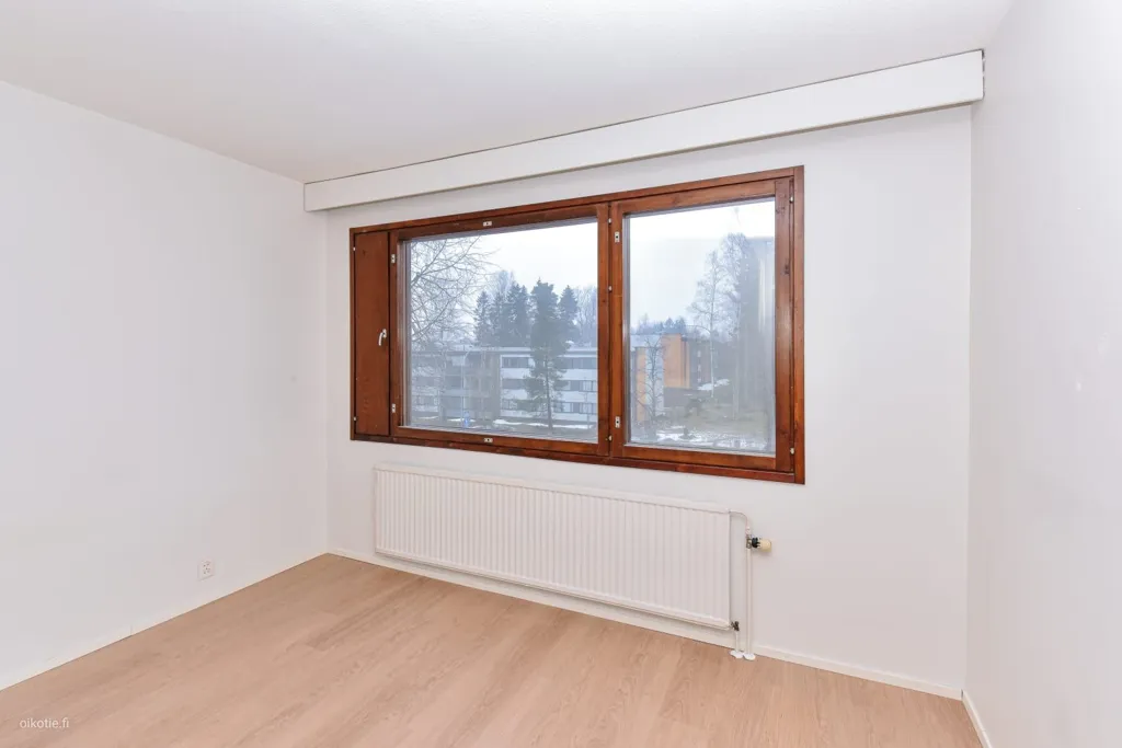 Toad - Top-Floor Flat with Balcony in Mikkola