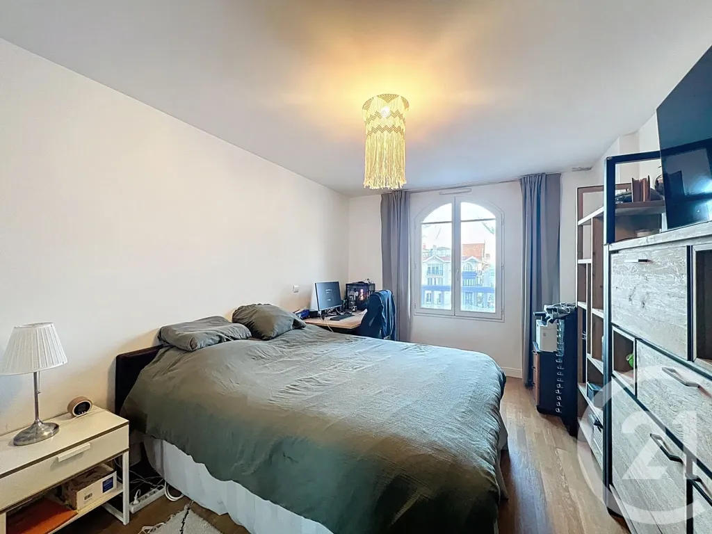 Bedrooms - 2-Bedroom Apartment with Balcony in Arcachon